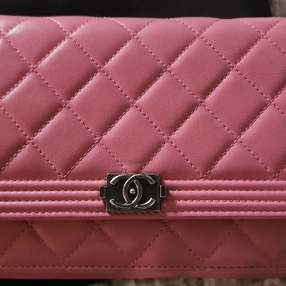 Chanel Wallet on a Chain - Picture 2 of 7